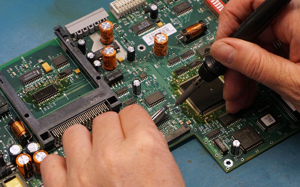 Elektronik Reparatur vom Profi