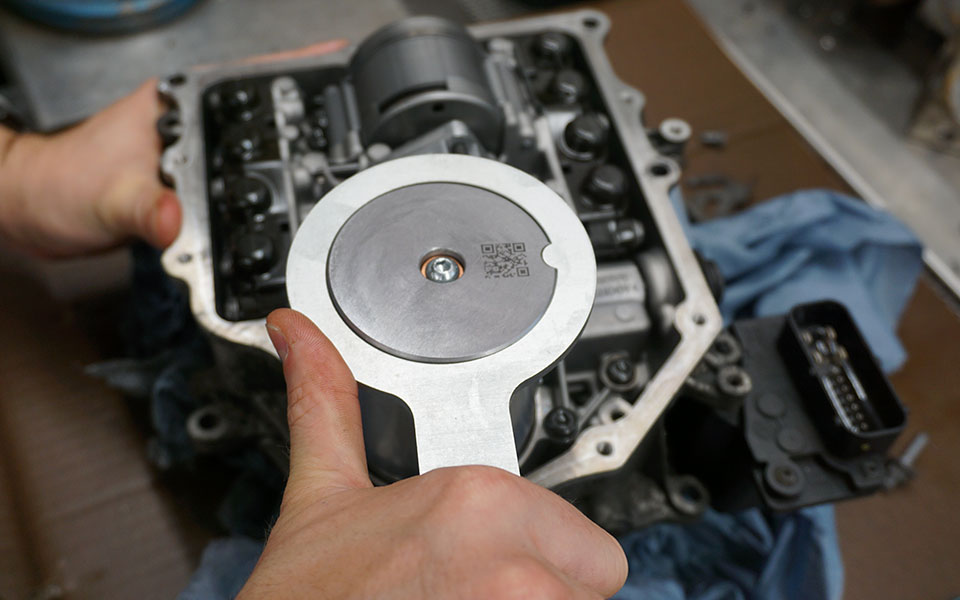 dsg mechatronics repair installation new pressure accumulator