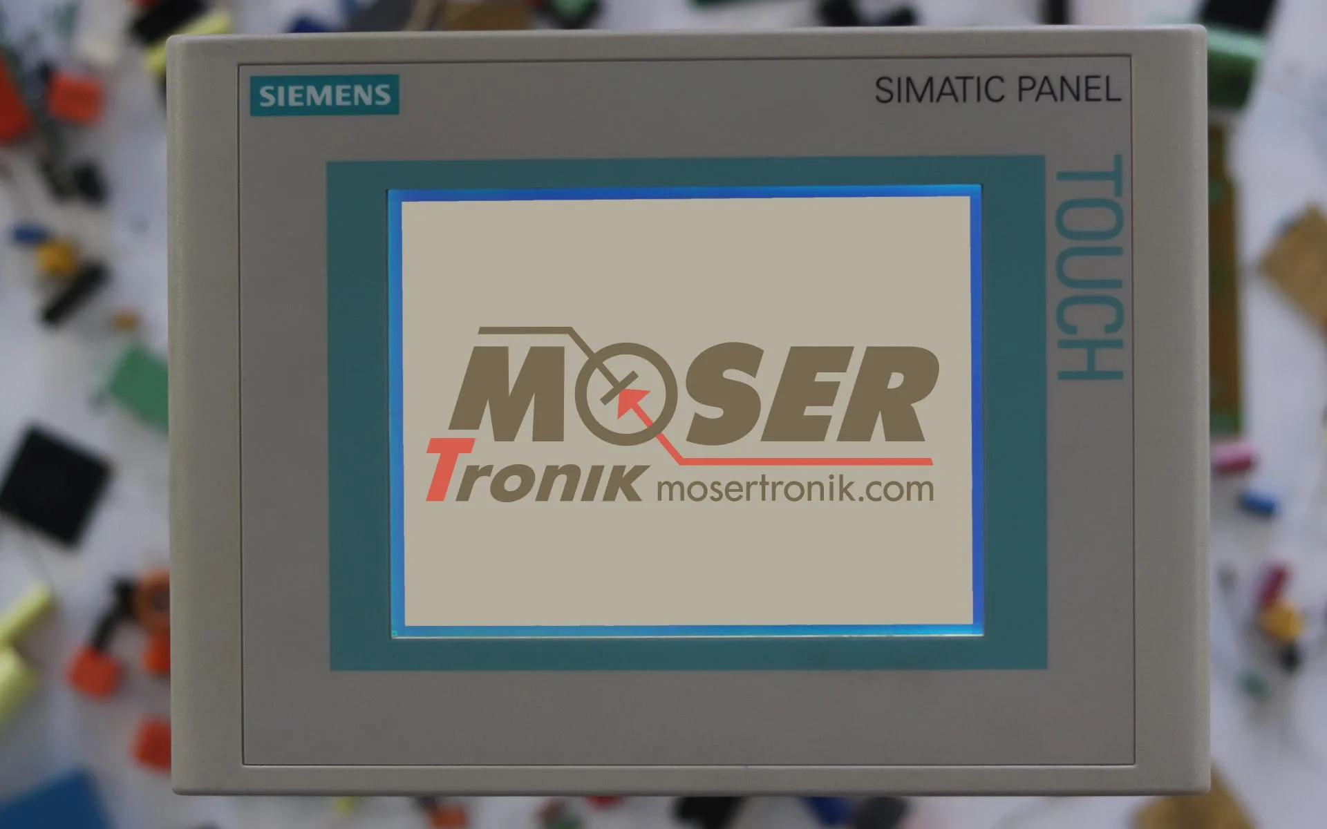 display mit Firmenlogo mosertronik